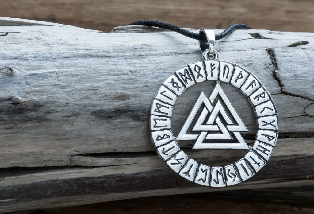 Валькнут